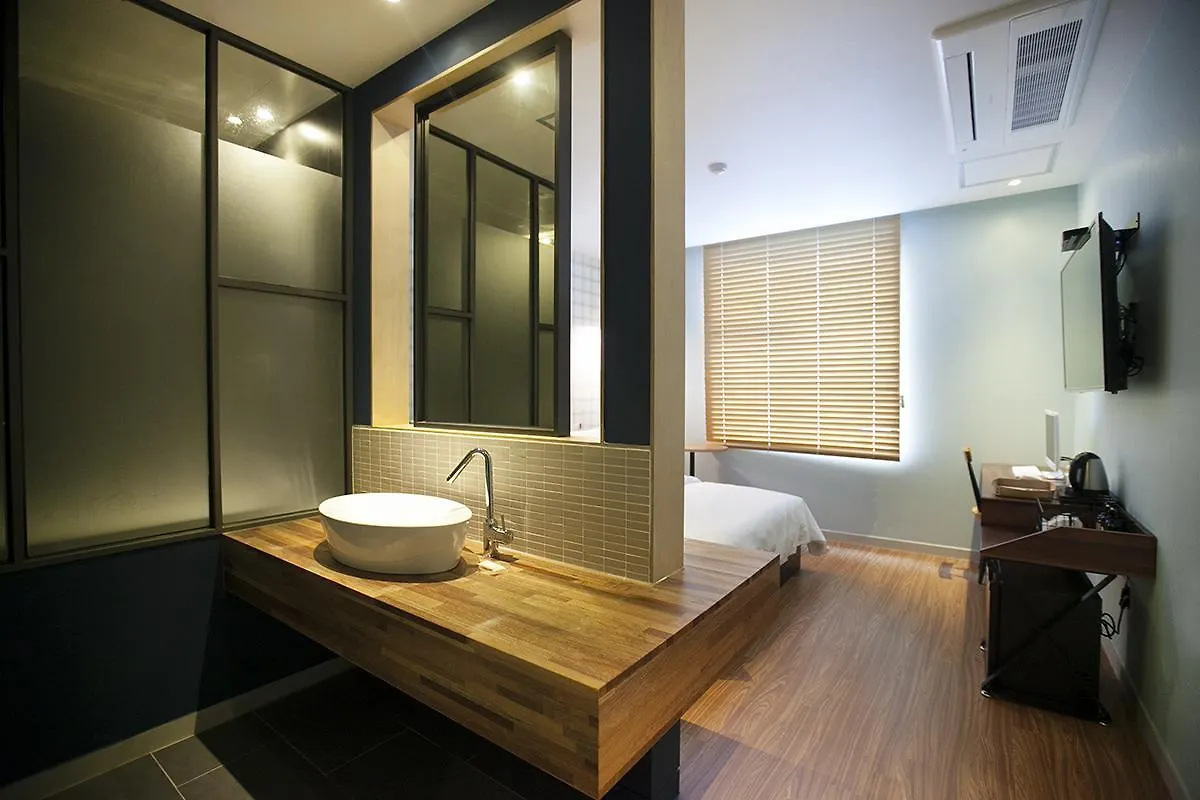 Eobang Brown Dot Hotel Gimhae
