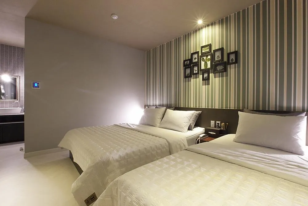 Eobang Brown Dot Hotel Gimhae