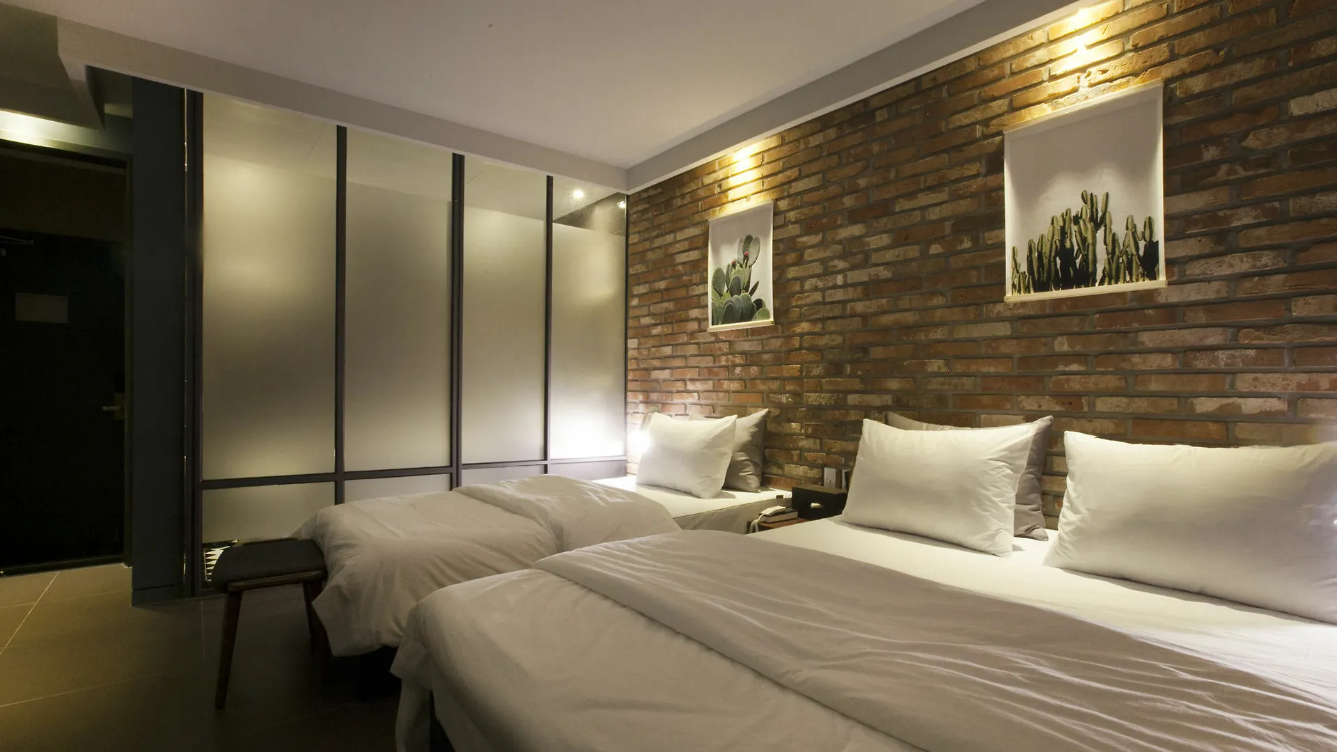 Eobang Brown Dot Hotel Gimhae